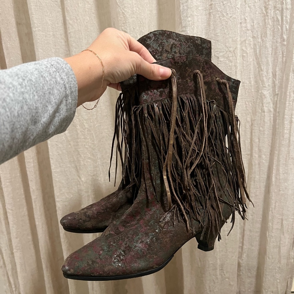 Fringe Western Vintage Boots in Brown Floral